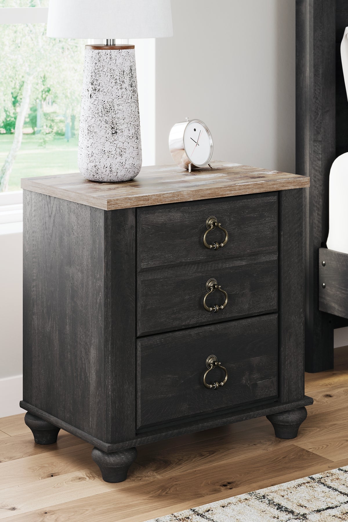 Nanforth Queen Panel Bed with Dresser and Nightstand