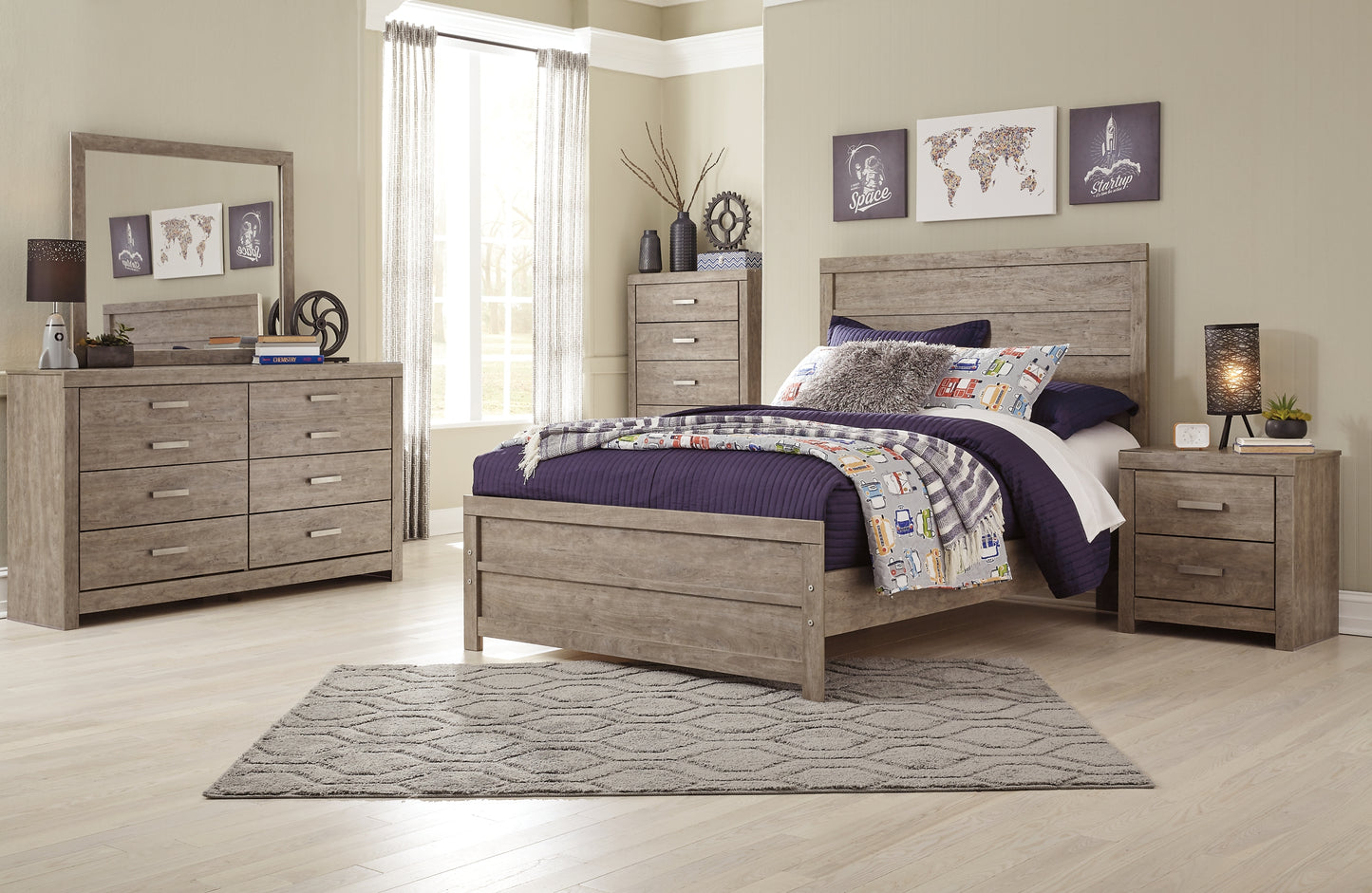 Culverbach Full Panel Bed with Mirrored Dresser and Chest