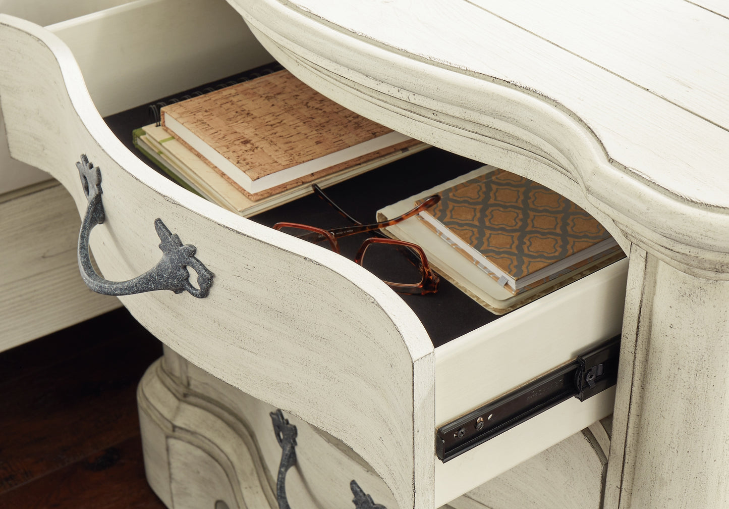 Arlendyne Queen Upholstered Bed with Mirrored Dresser, Chest and Nightstand